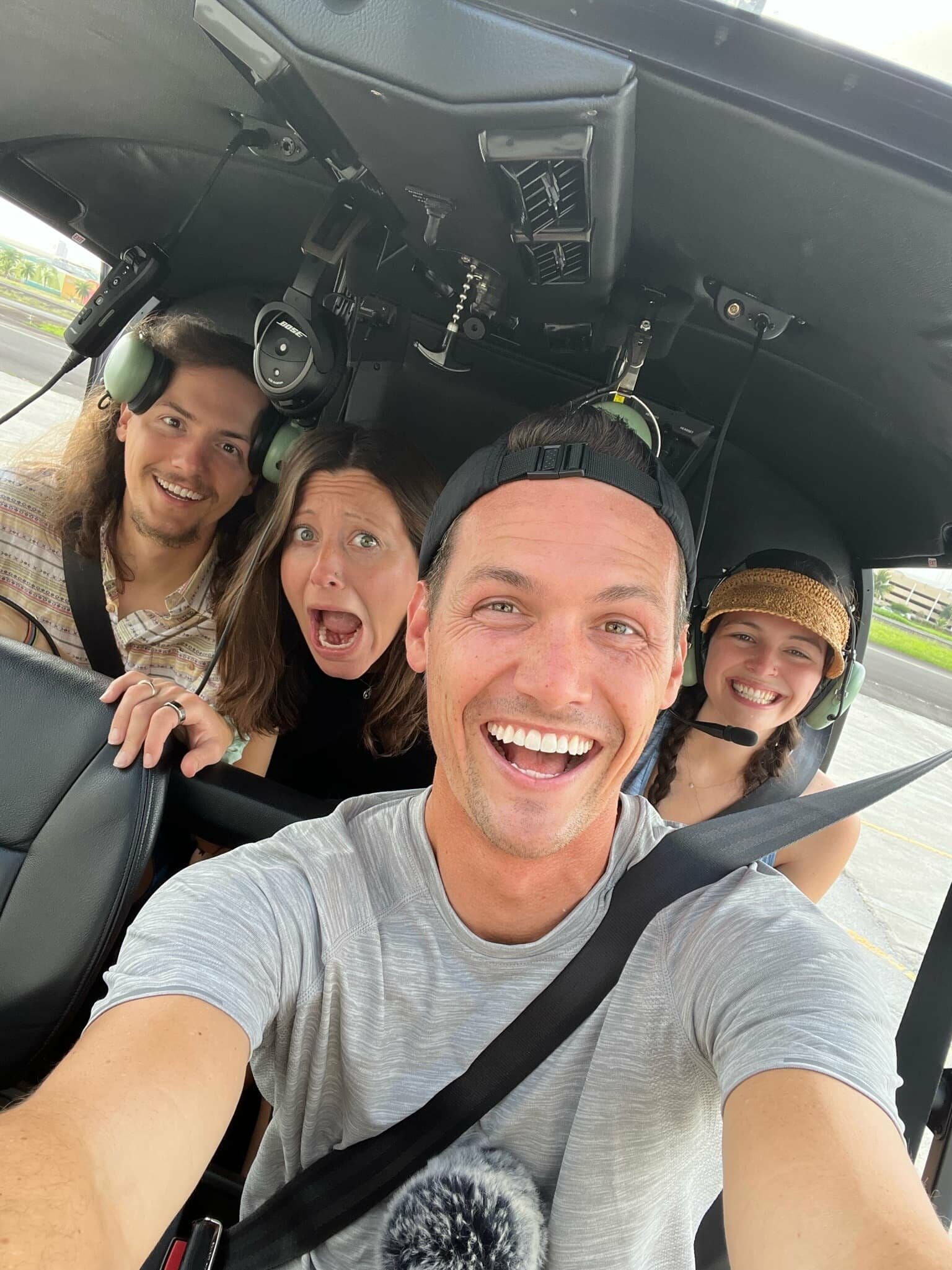 YouTube stars Kara and Nate - Behind the scenes on a Desert Island 1 kn helicopter