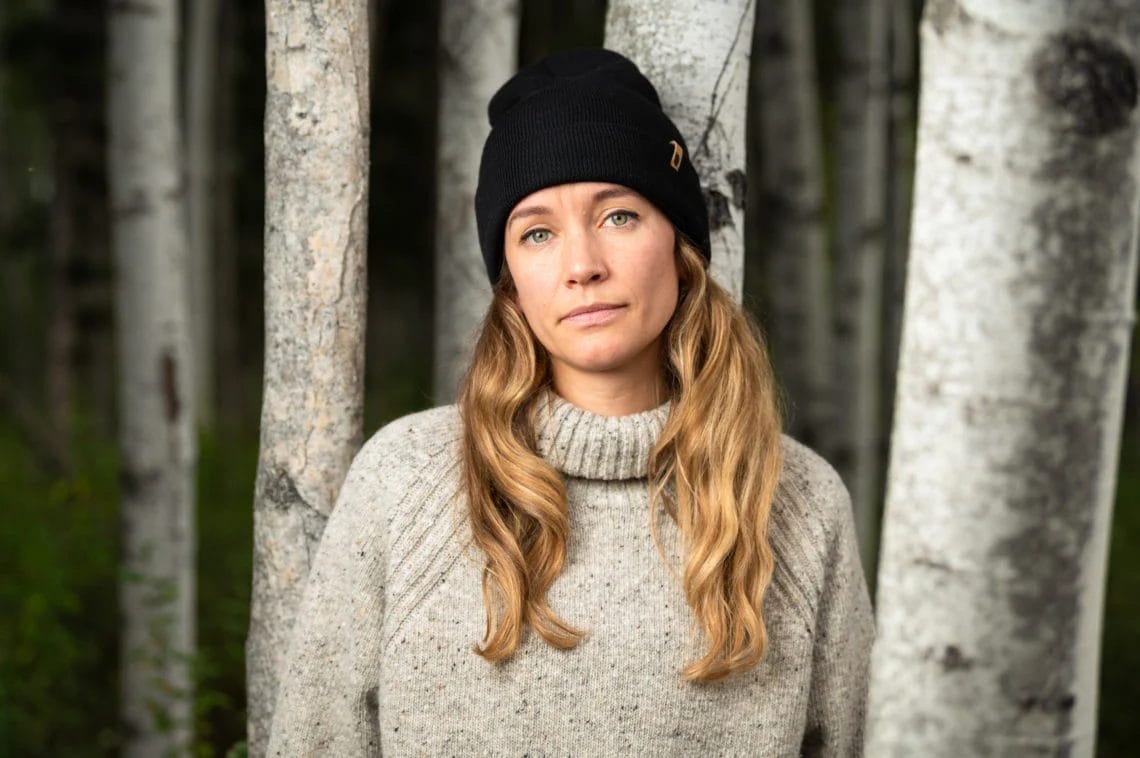 What 10 items did contestants on Alone UK take?